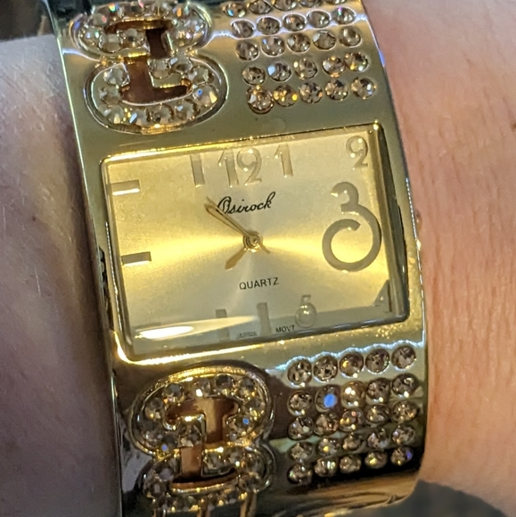 Gold colour watch - Picture 2 of 3
